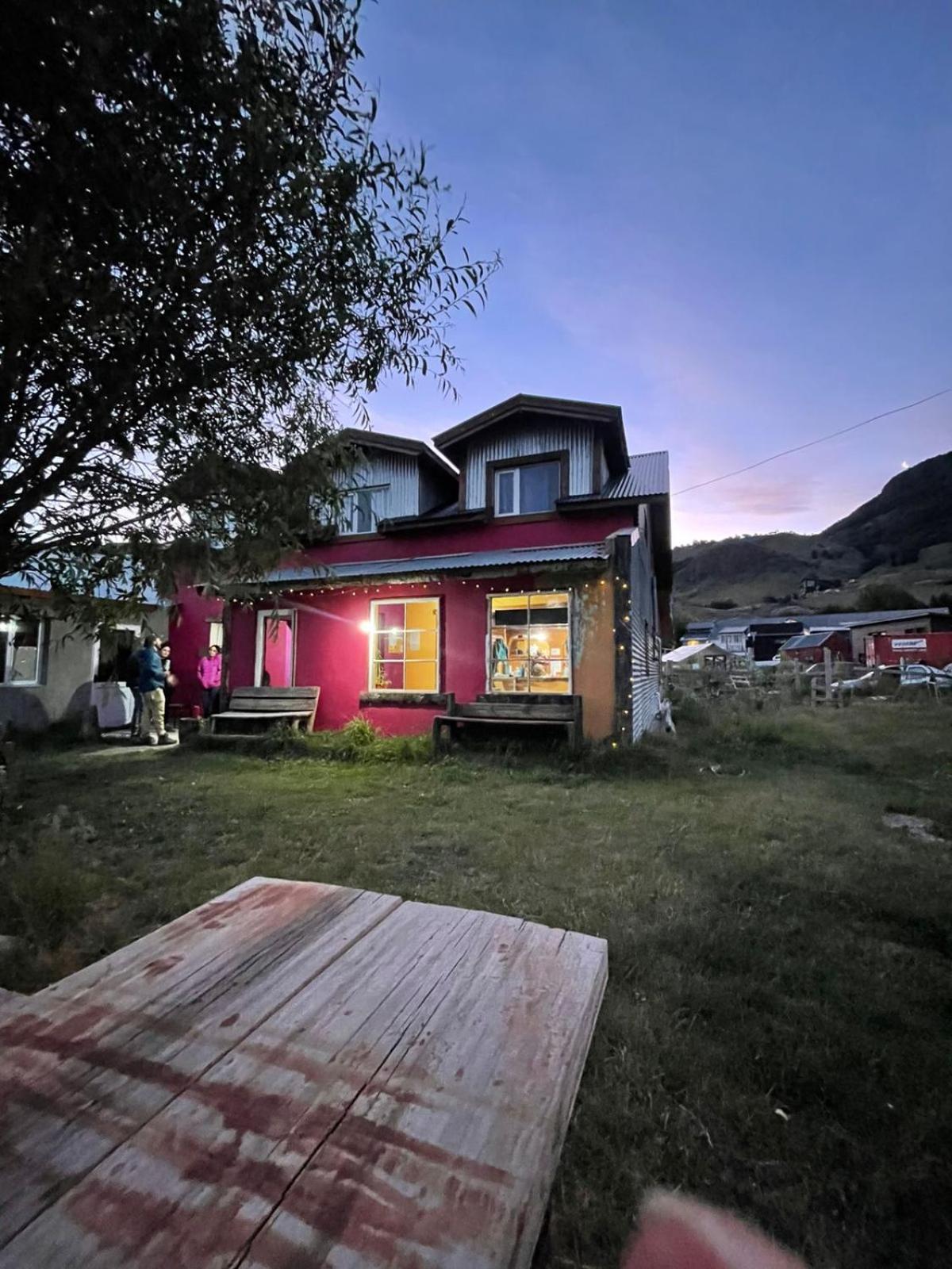 Hostel Las Cuatro Estaciones เอลชัลเตน ภายนอก รูปภาพ