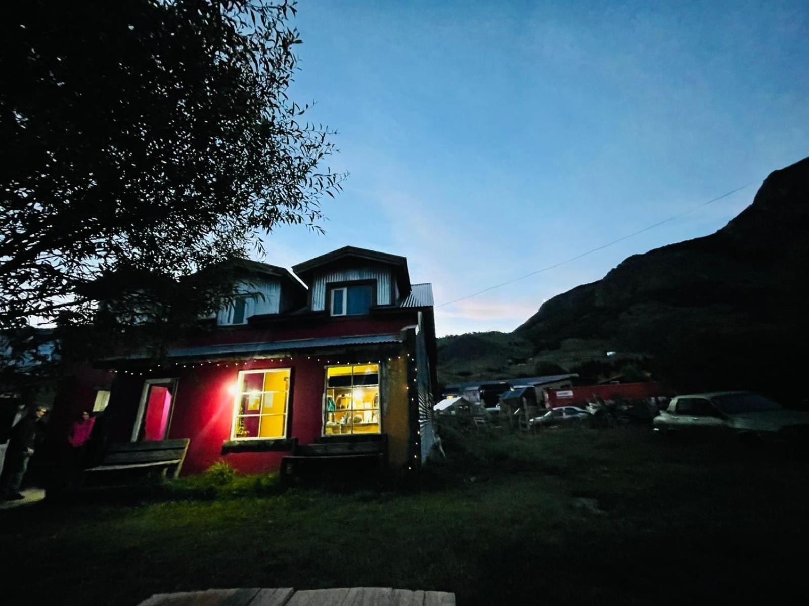 Hostel Las Cuatro Estaciones เอลชัลเตน ภายนอก รูปภาพ